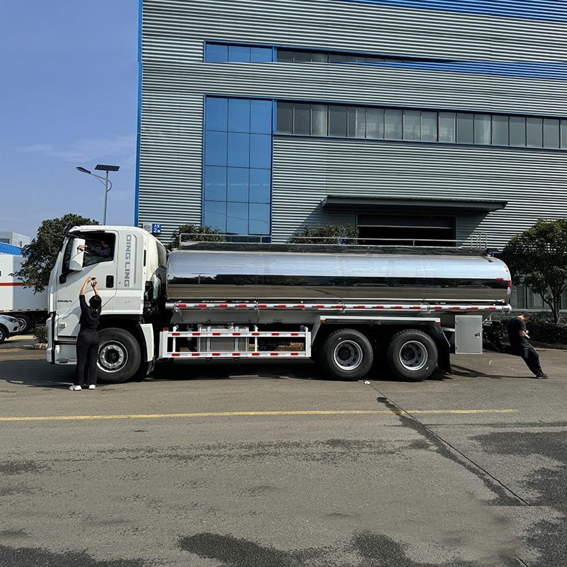 شاحنة خزان من سبائك الألومنيوم ISUZU 6×4 20m3 بسعر