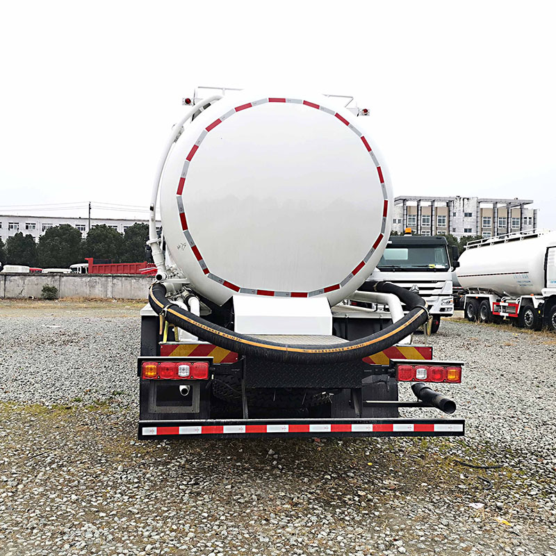 SHACMAN 8*4  cement bulker trailer for oil field use