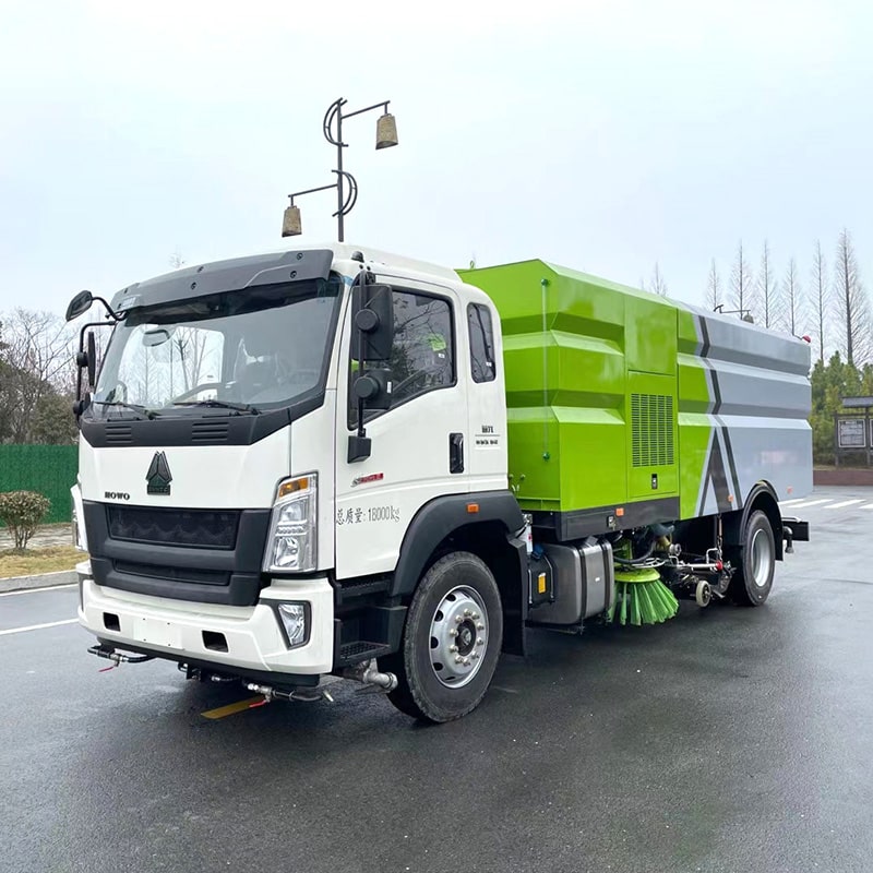 Camion balayeuse à balai haute pression HOWO 4*2
