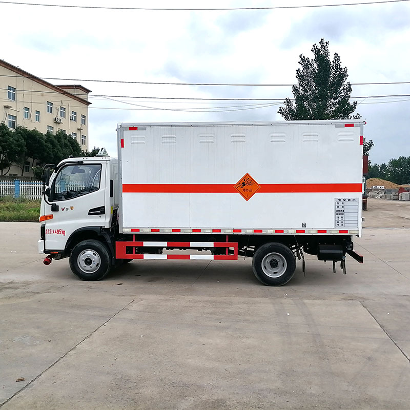 JAC 4*2 cargo flammable liquid container transport truck