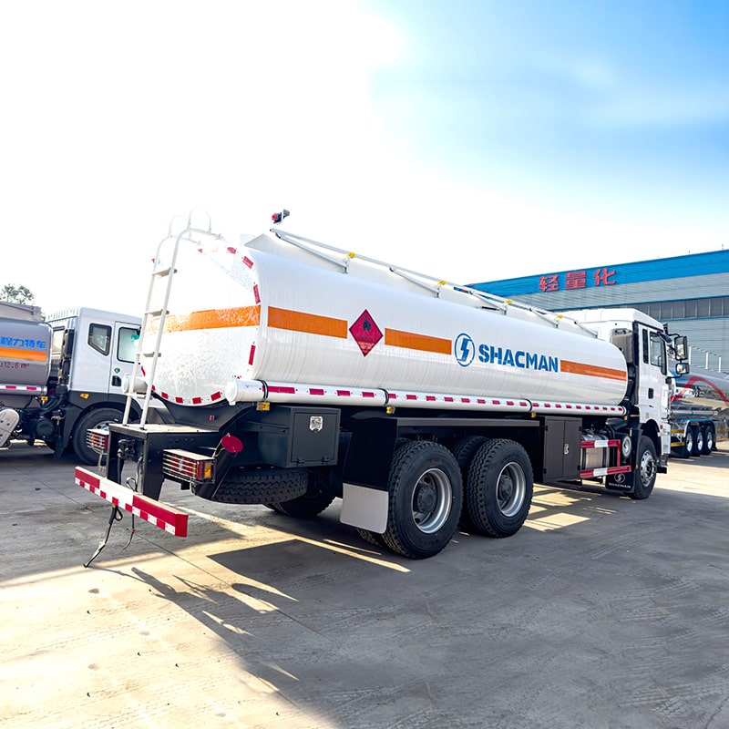 Camion de ravitaillement en carburant SHACMAN 6*4