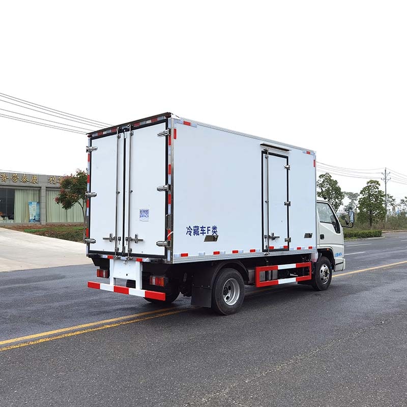 شاحنة JMC 4X2 ذات صندوق تجميد وشاحنات مبردة