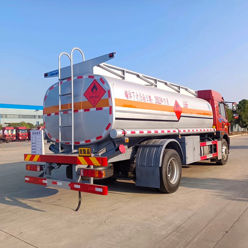 Camion-citerne FAW 4x2 14400L neuf ou d'occasion à vendre