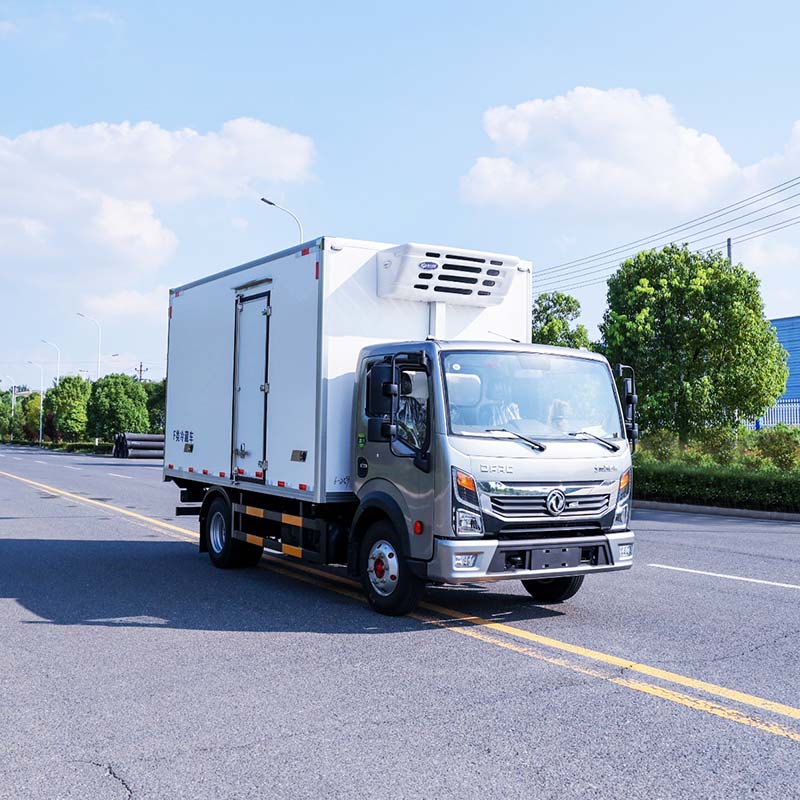 DongFeng small 5ton refrigerated truck