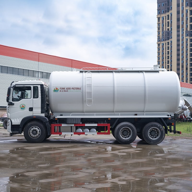 Sinotruk 24 Tons High-Pressure Cleaning Suction Truck Sewer