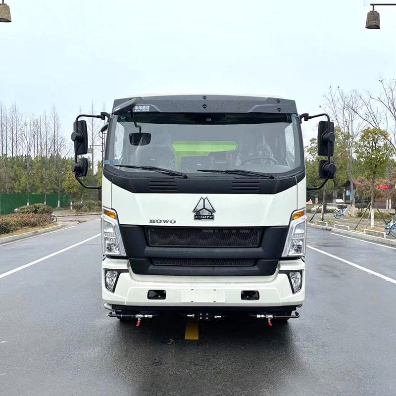 Camion balayeuse à balai haute pression HOWO 4*2