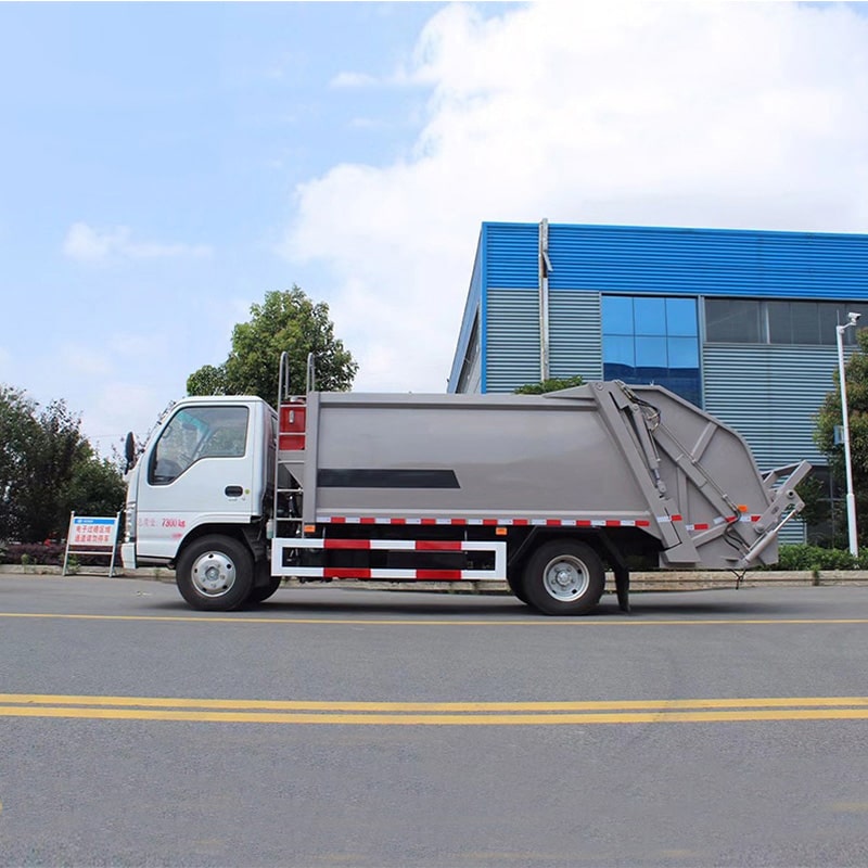 Camion à ordures compacteur ISUZU 5 m3 neuf ou d'occasion à vendre