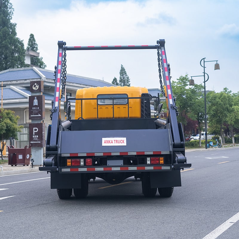 Sinotruk 7CBM skip loader swing arm waste garbage truck