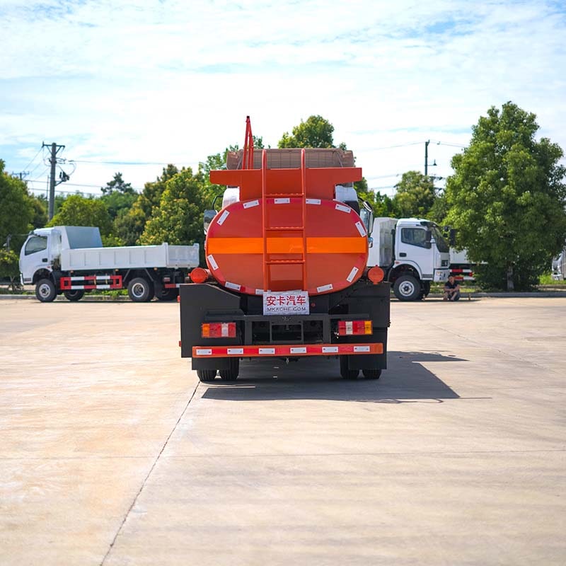 HOWO 5000L fuel tank truck