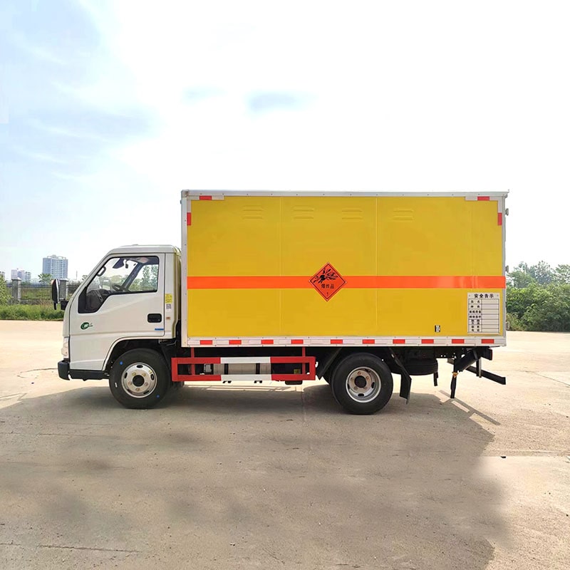 JMC 4*2 dangerous goods explosive transporting truck