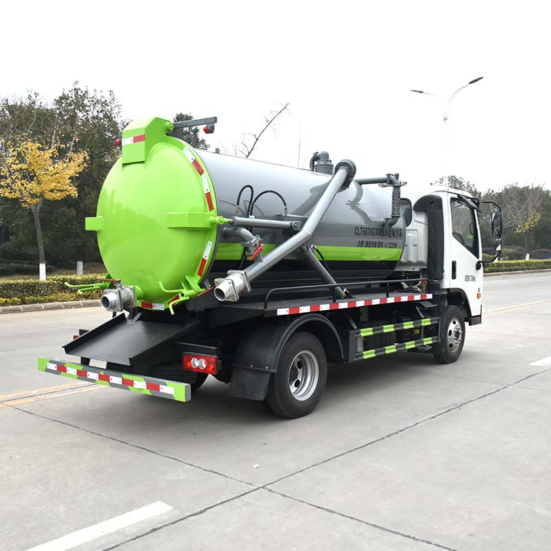 Foton 5 cbm 4×2 cleaning vaccum suction sewage truck