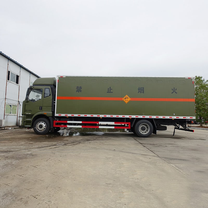 FAW blasting equipment transport truck with cheap price