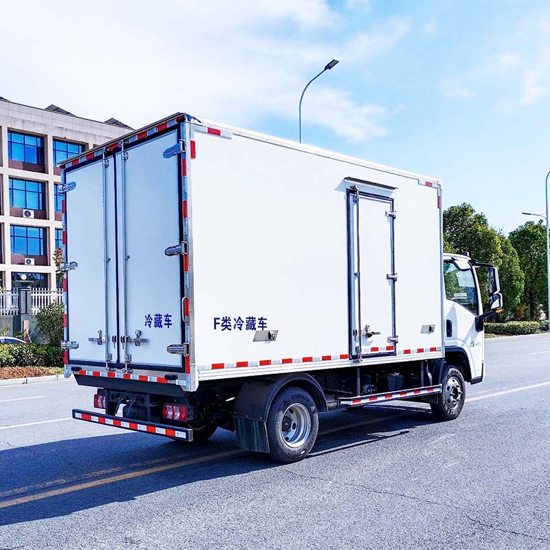Camion frigorifique Shacman 4X2 4,2 m pour le transport de viande