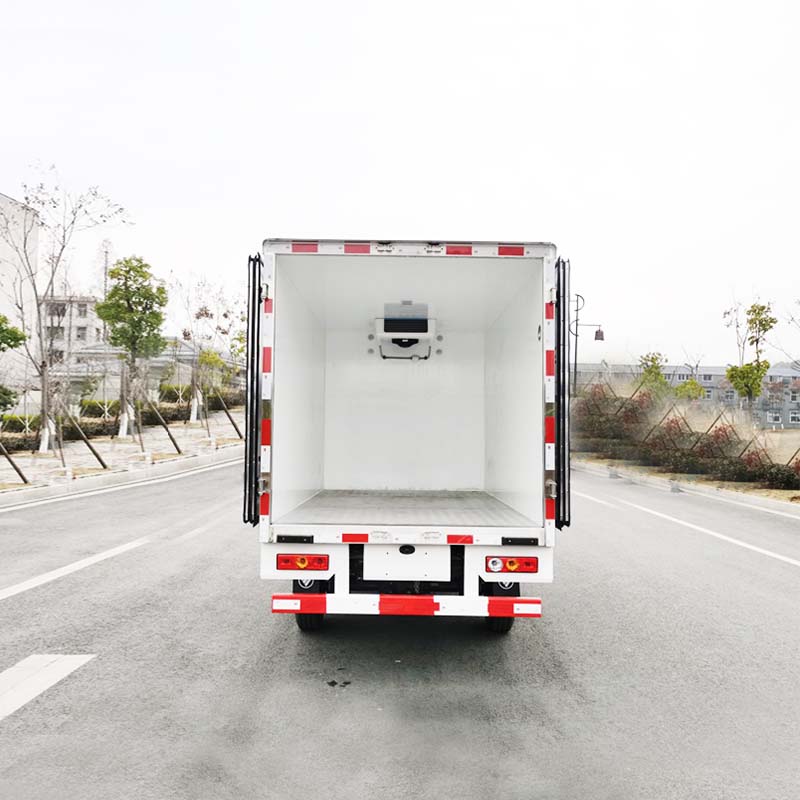 Foton 4x2 freezer Refrigerator Truck transport vegetable