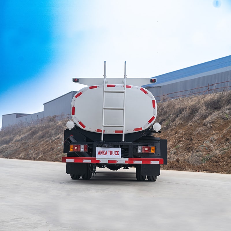ISUZU 5000L fuel tank truck
