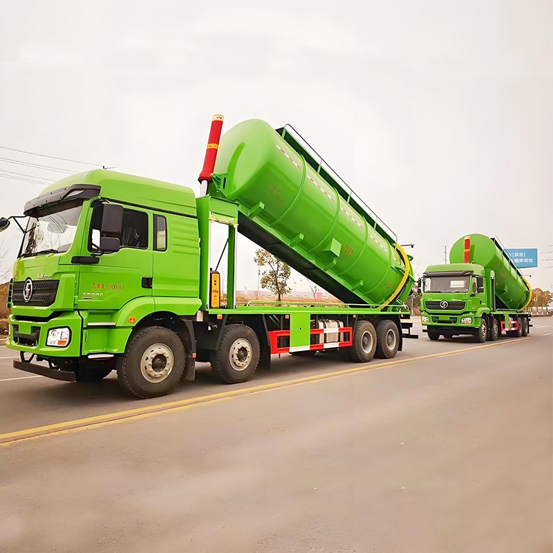 شاحنة شفط مياه الصرف الصحي Shacman 8x4 30CBM للبيع