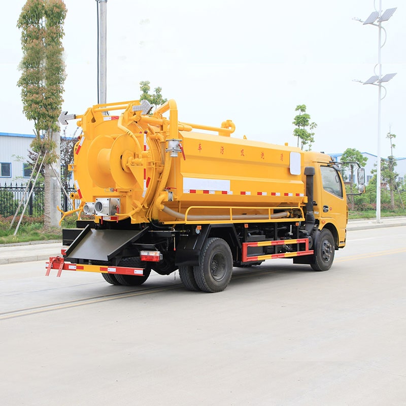 Dongfeng sewage suction cleaning truck for sewer dredge