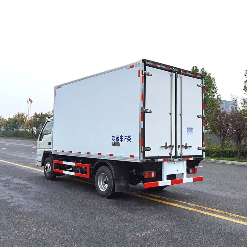 شاحنة JMC 4X2 ذات صندوق تجميد وشاحنات مبردة