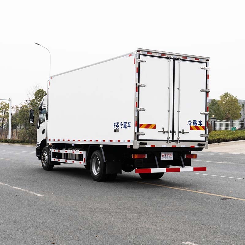 HOWO 8x4 refrigerated truck