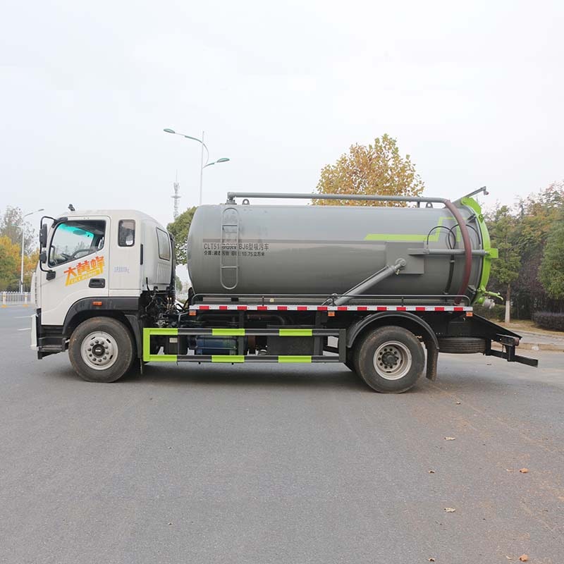 Foton 4×2 12000L vacuum pump sewage suction truck