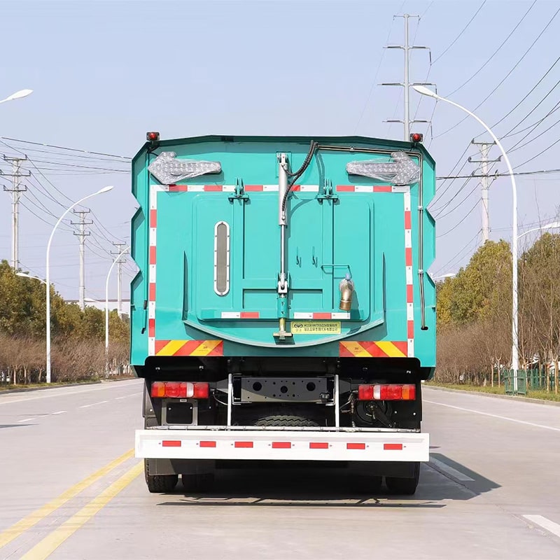سعر شاحنة كاسحة الطرق SINOTRUK 4*2 الجديدة أو المستعملة