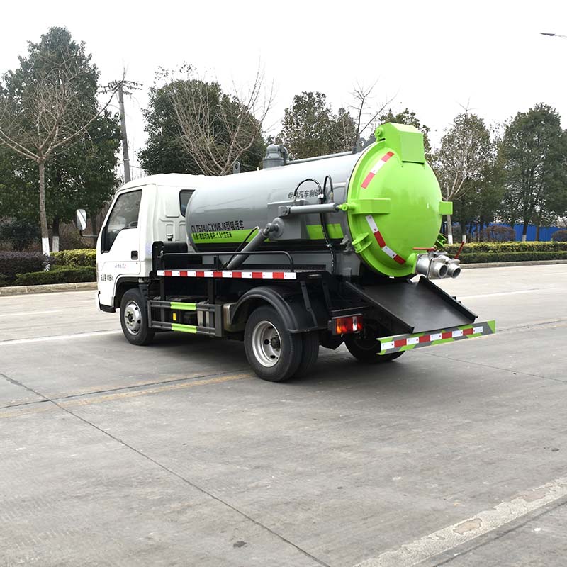 Foton 4*2 2000L vacuum truck sewage suction