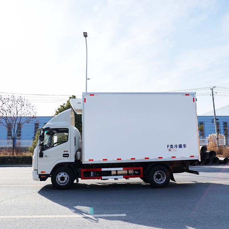 Camion frigorifique JAC 4X2 pour le transport de légumes et de viande