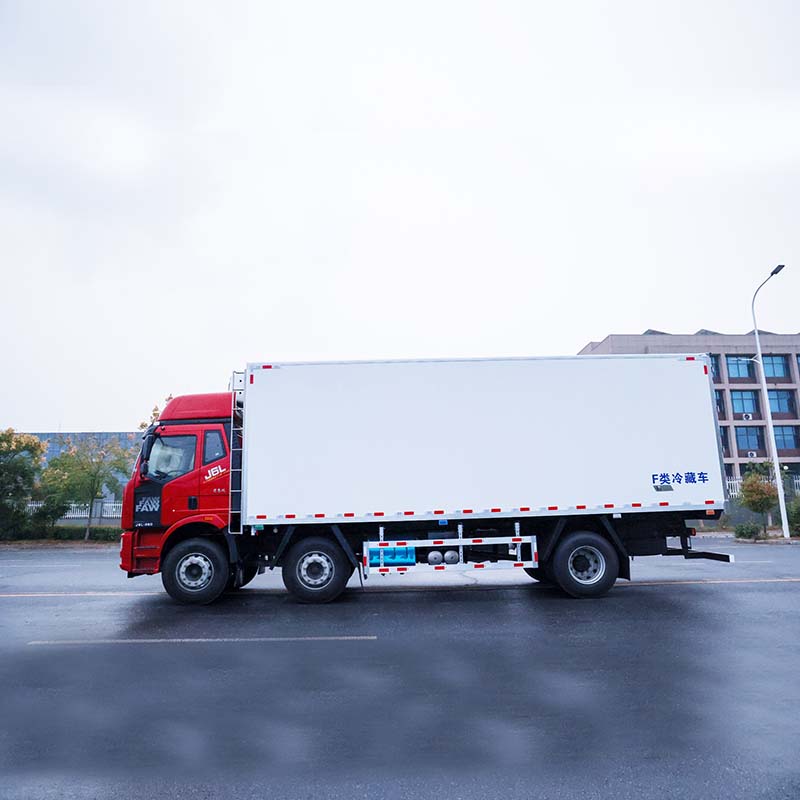 Faw 45m3 15 ton refrigerated van truck for meat Transport