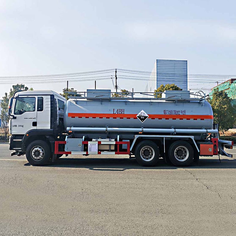 Camion-citerne de nitrate d'ammonium SINOTRUK 6*4 14 tonnes