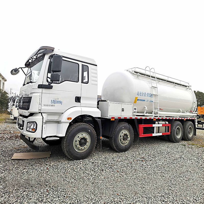 SHACMAN 8*4  cement bulker trailer for oil field use