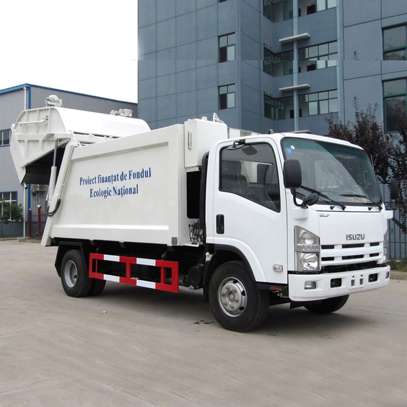 شاحنة التخلص من النفايات ذات التحميل الخلفي من طراز ISUZU ELF 8CBM 4x2