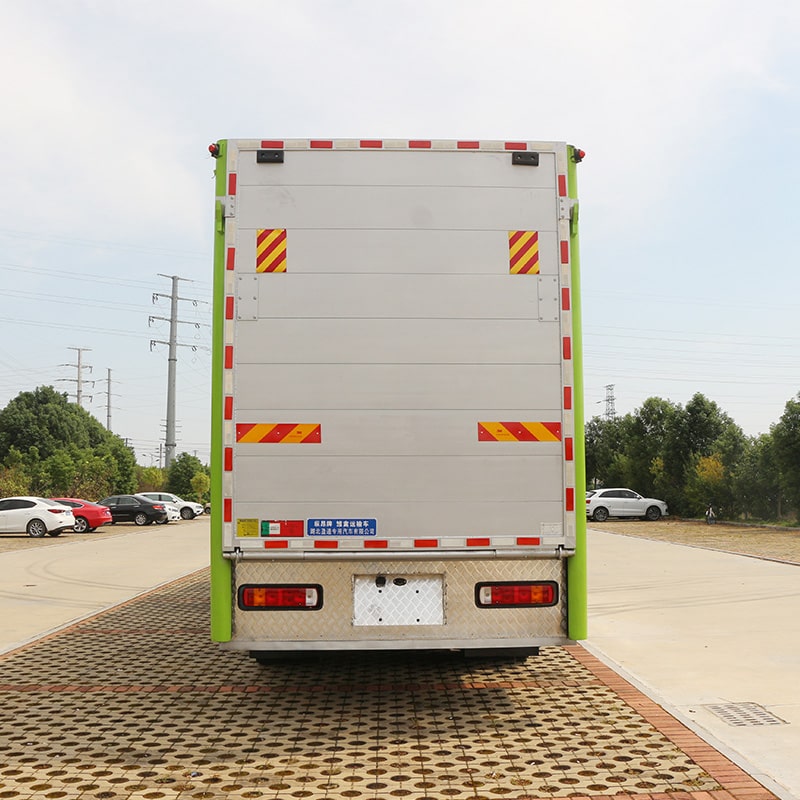FAW 8*4 animal poultry chicken pig transport truck