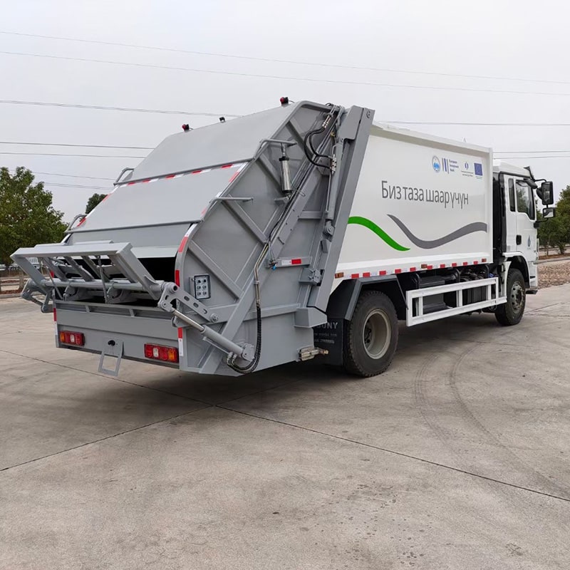 Camion de transport et de compression de déchets SHACMAN 12 CBM