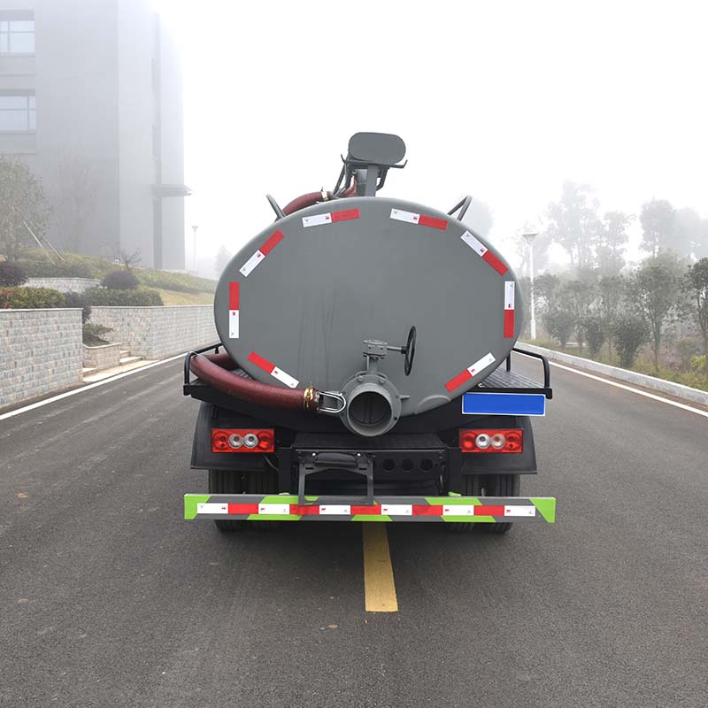 Foton 5500L 115HP toilet septic tank suction truck