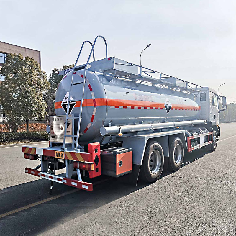 Camion-citerne de nitrate d'ammonium SINOTRUK 6*4 14 tonnes