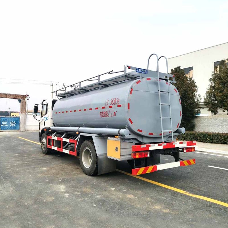 FAW 10 ton water purifying agent lubricating transporte truck