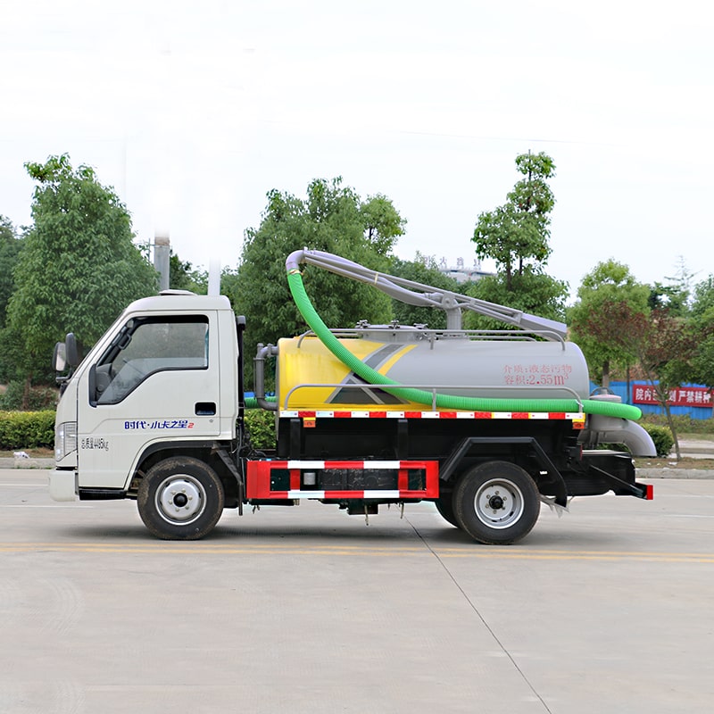 Foton mini 2000 liters 4*2 septic tank cleaning truck