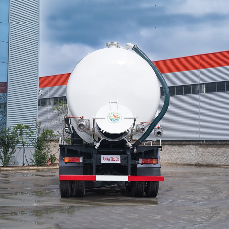 Sinotruk 24 Tons High-Pressure Cleaning Suction Truck Sewer