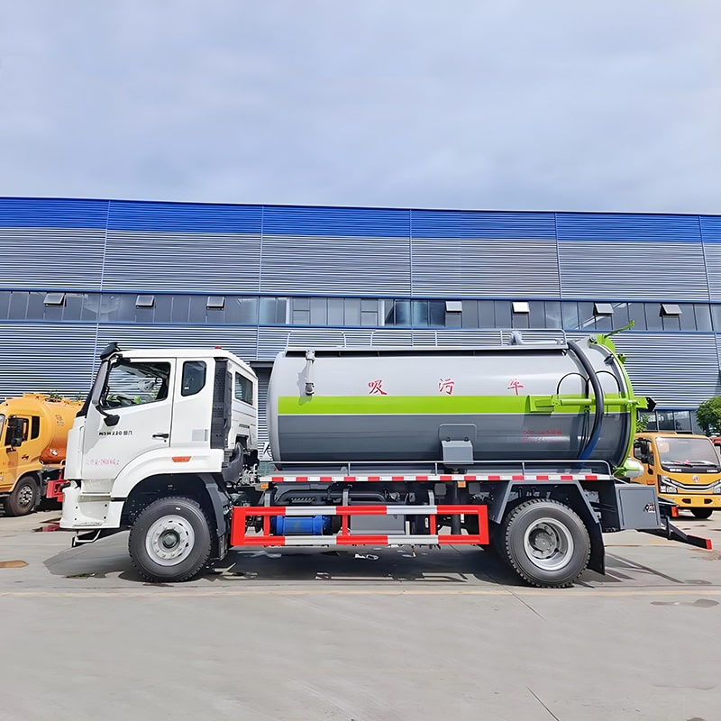 Camion aspirateur d'eaux usées Howo 220 CV 12 m3 à vendre