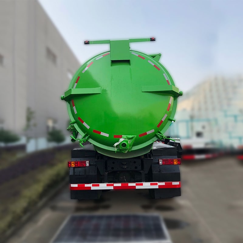Factory Sinotruk 8x4 20000L Sewage Vacuum Suction Truck