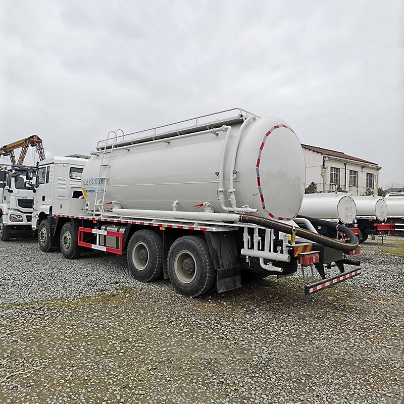 SHACMAN 8*4  cement bulker trailer for oil field use