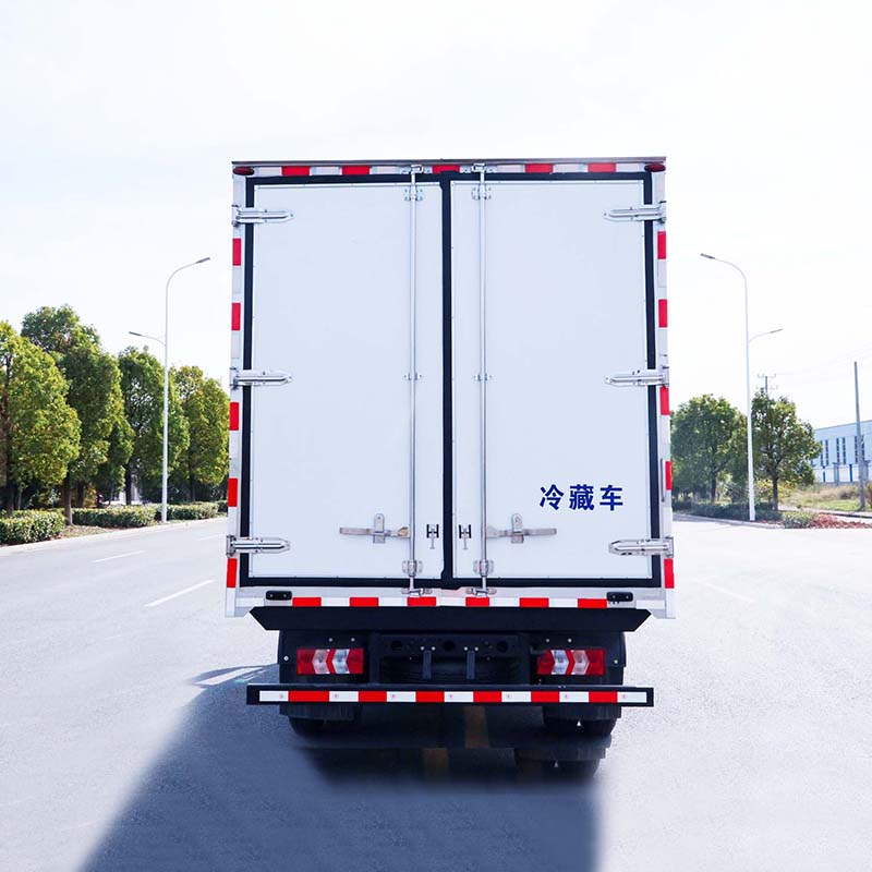 Camion frigorifique Shacman 4X2 4,2 m pour le transport de viande