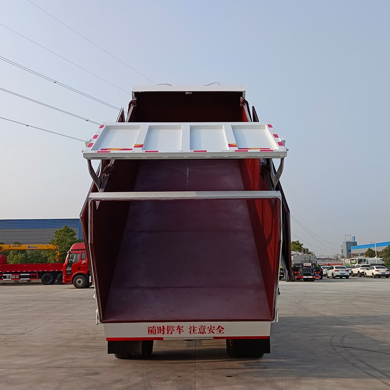 Dongfeng 4*2 compression docking refuse collector