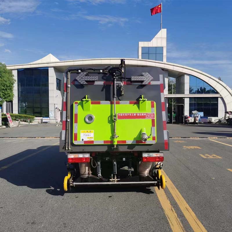 Camion balayeuse à eau haute pression avec jet d'eau