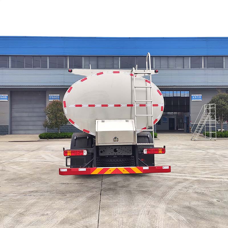 HOWO 13t milk truck for milk transportation