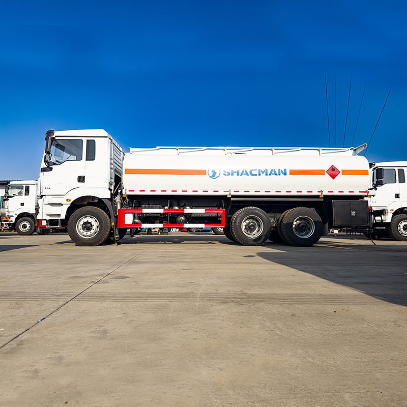Camion de ravitaillement en carburant SHACMAN 6*4