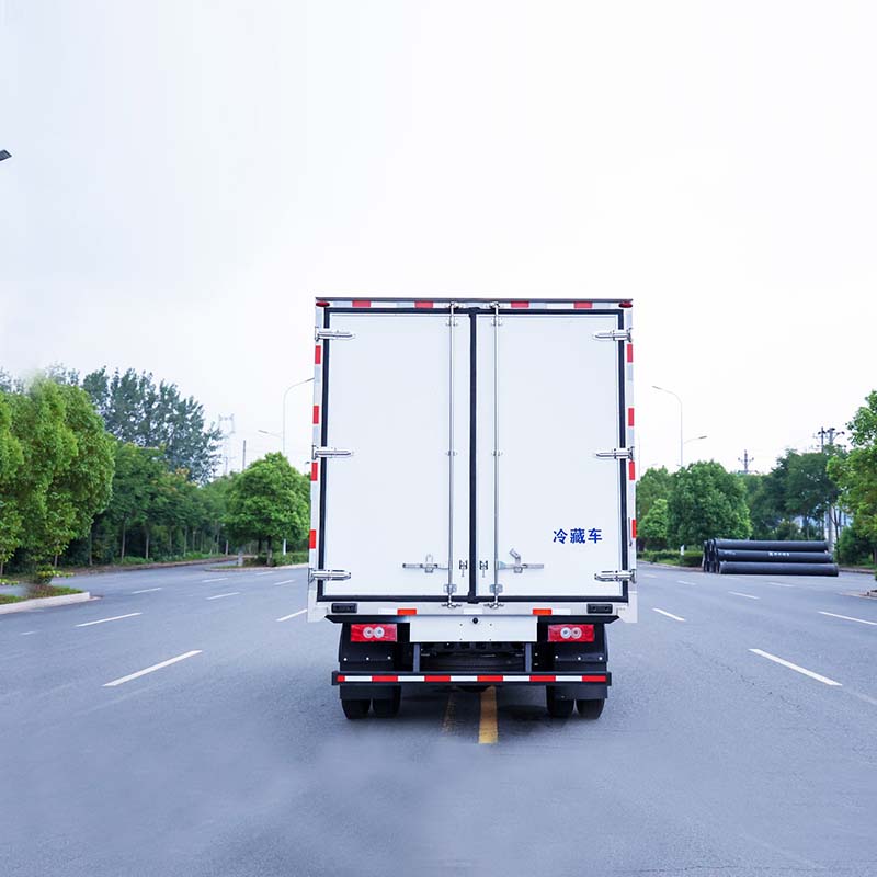 Foton cheap price 5ton refrigerated truck