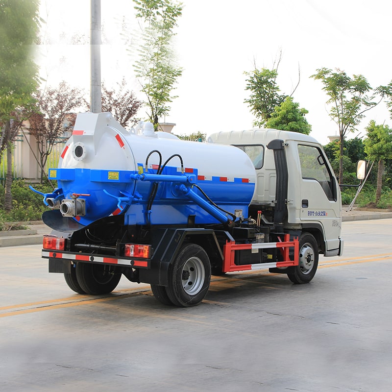FOTON 2000 lliters 4*2 sewage suction truck