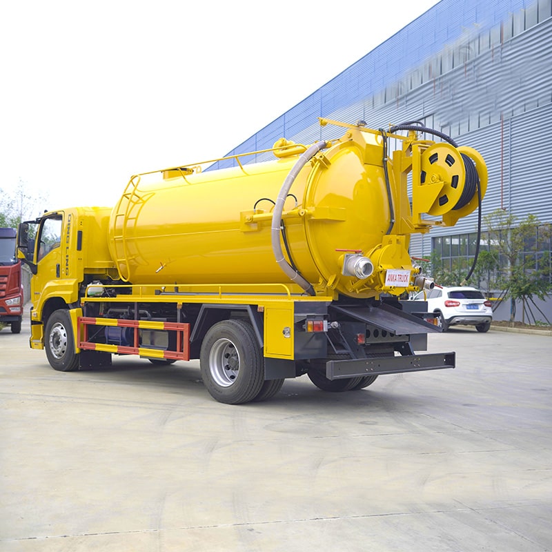 ISUZU 4×2 15m3 Sewage Cleaning and Suction Truck for Sale