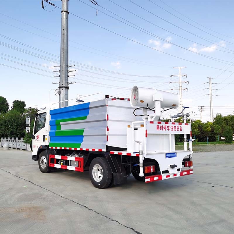 Howo Light Duty 4X2 5cbm Water Spray Tank Truck